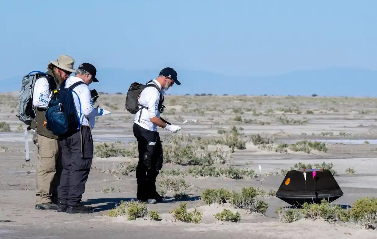 NASA thành công đưa mẫu vật quý giá về Trái Đất 