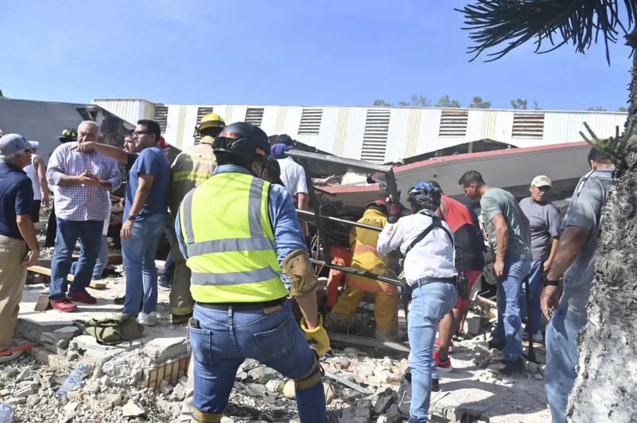 Sập mái nhà thờ tại Mexico trong lúc hành lễ 