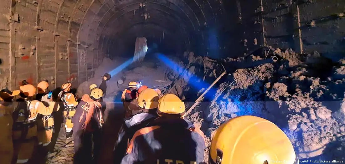 Sập đường hầm ở Ấn Độ, 40 công nhân mắc kẹt