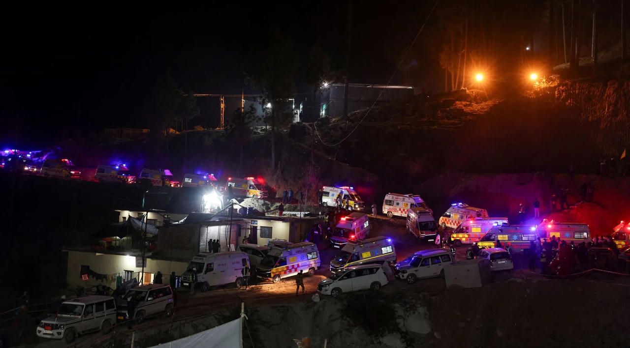 Cứu thành công 41 công nhân mắc kẹt 17 ngày trong đường hầm ở Ấn Độ