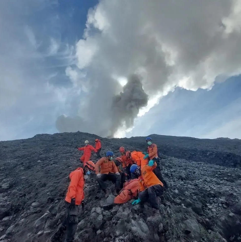 22 người thiệt mạng do núi lửa phun trào ở Indonesia