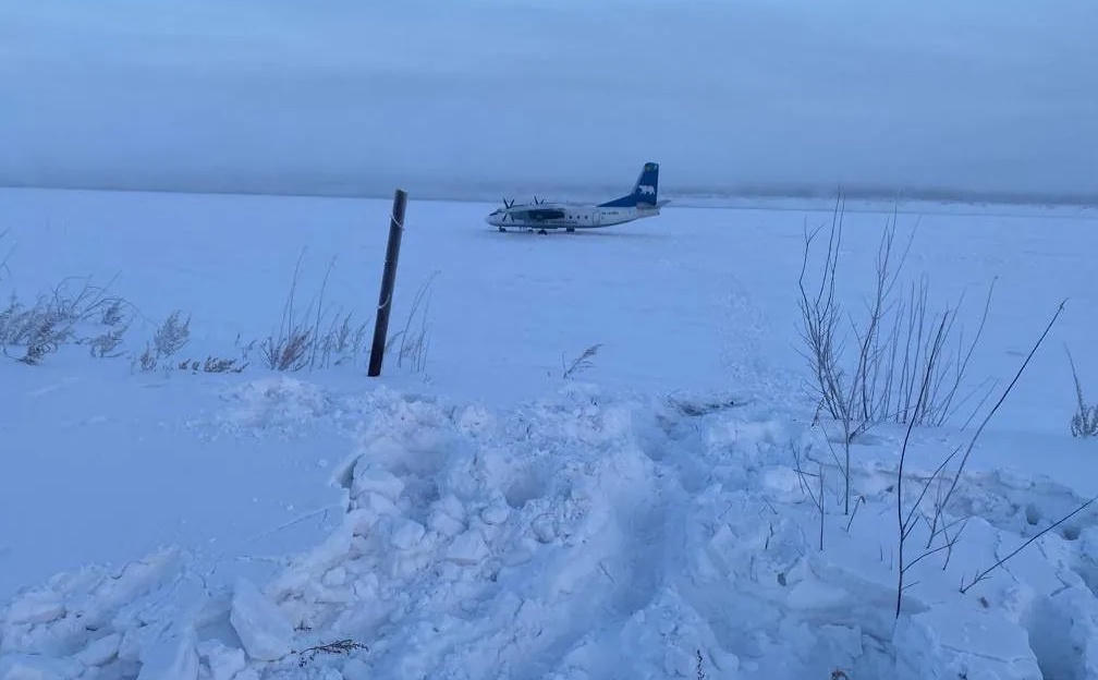 Máy bay Nga hạ cánh nhầm xuống sông băng