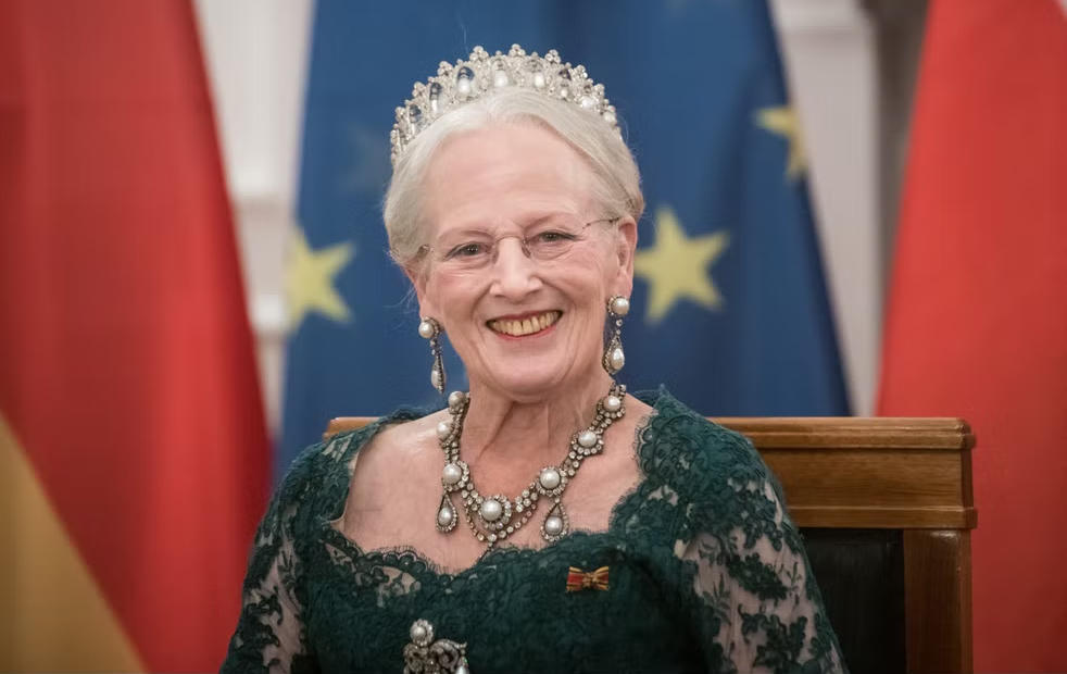 Thế giới chào đón năm 2024 với pháo hoa và suy tư u ám