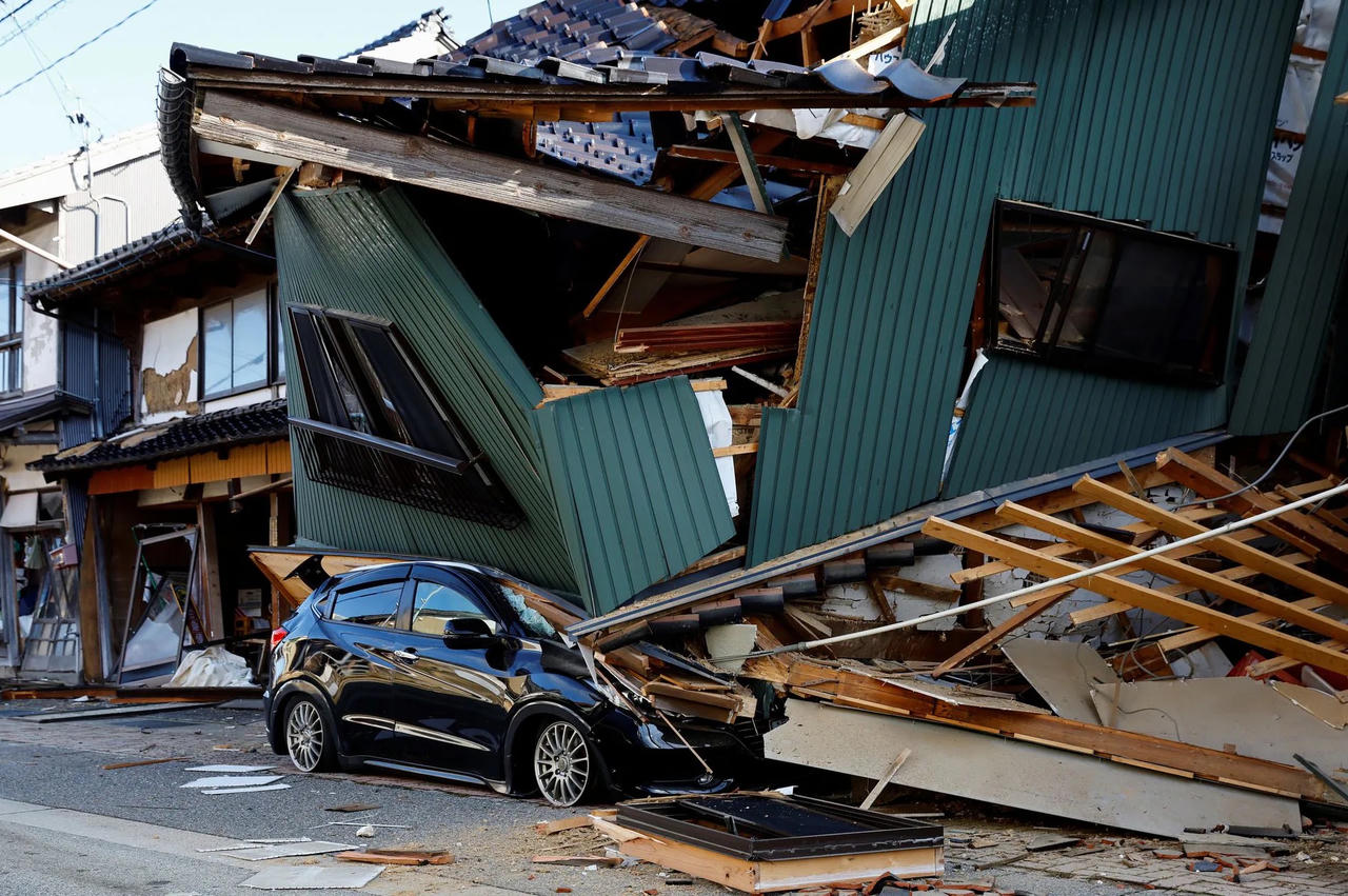 Chạy đua với thời gian cứu người sống sót sau trận động đất ở Nhật Bản
