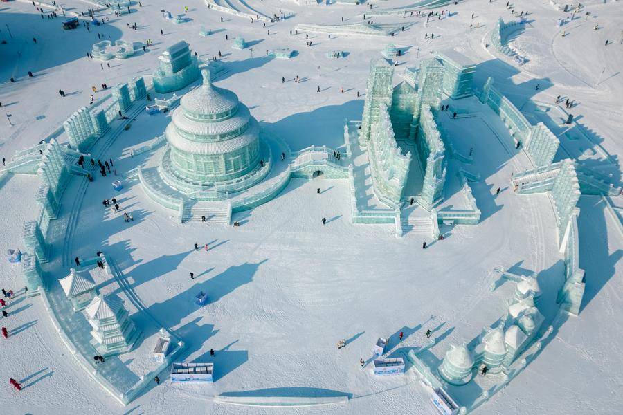 'Thành phố băng' Cáp Nhĩ Tân ở Trung Quốc thu hút lượng khách du lịch kỷ lục
