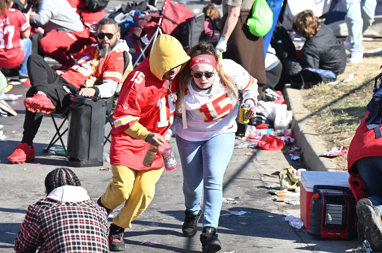 Xả súng trong lễ ăn mừng chức vô địch Super Bowl khiến 22 người thương vong 