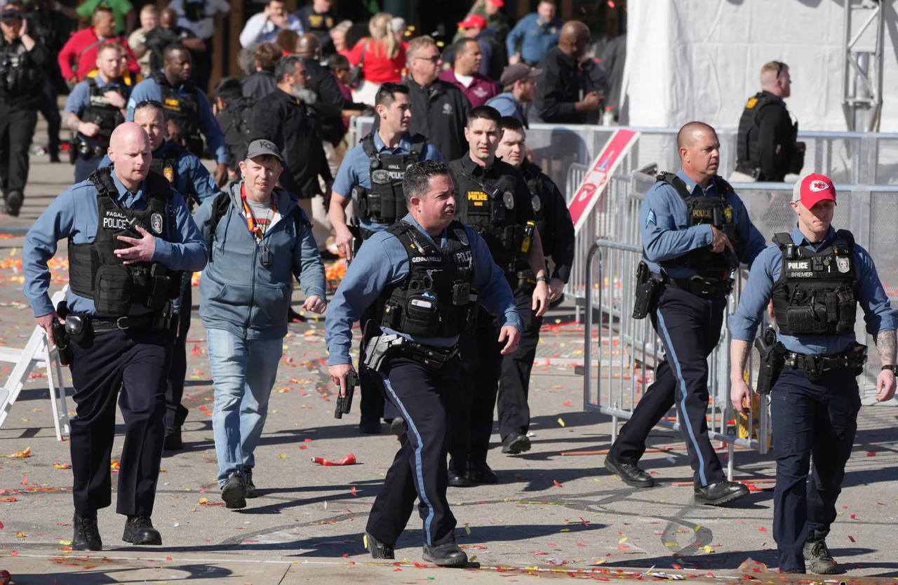 Xả súng trong lễ ăn mừng chức vô địch Super Bowl khiến 22 người thương vong 