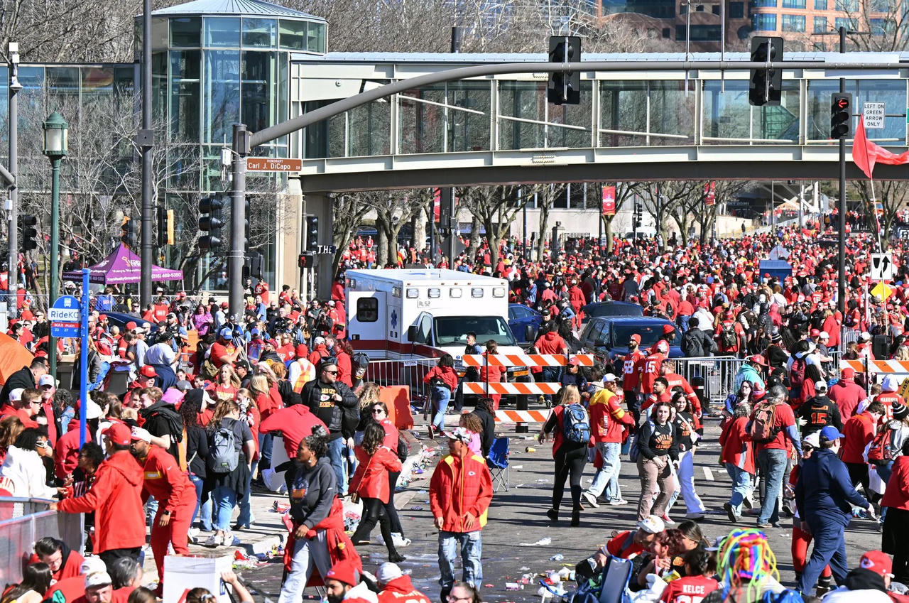Xả súng trong lễ ăn mừng chức vô địch Super Bowl khiến 22 người thương vong 
