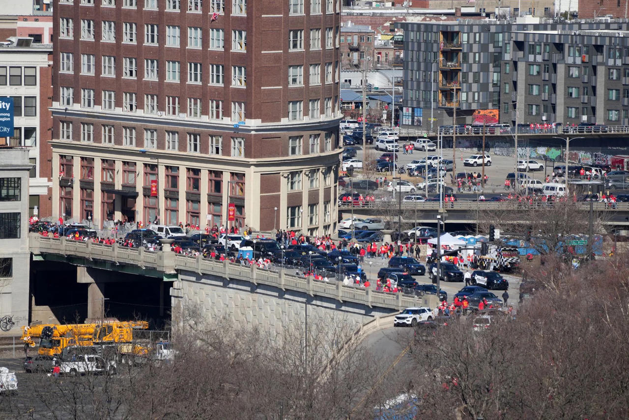 Xả súng trong lễ ăn mừng chức vô địch Super Bowl khiến 22 người thương vong 