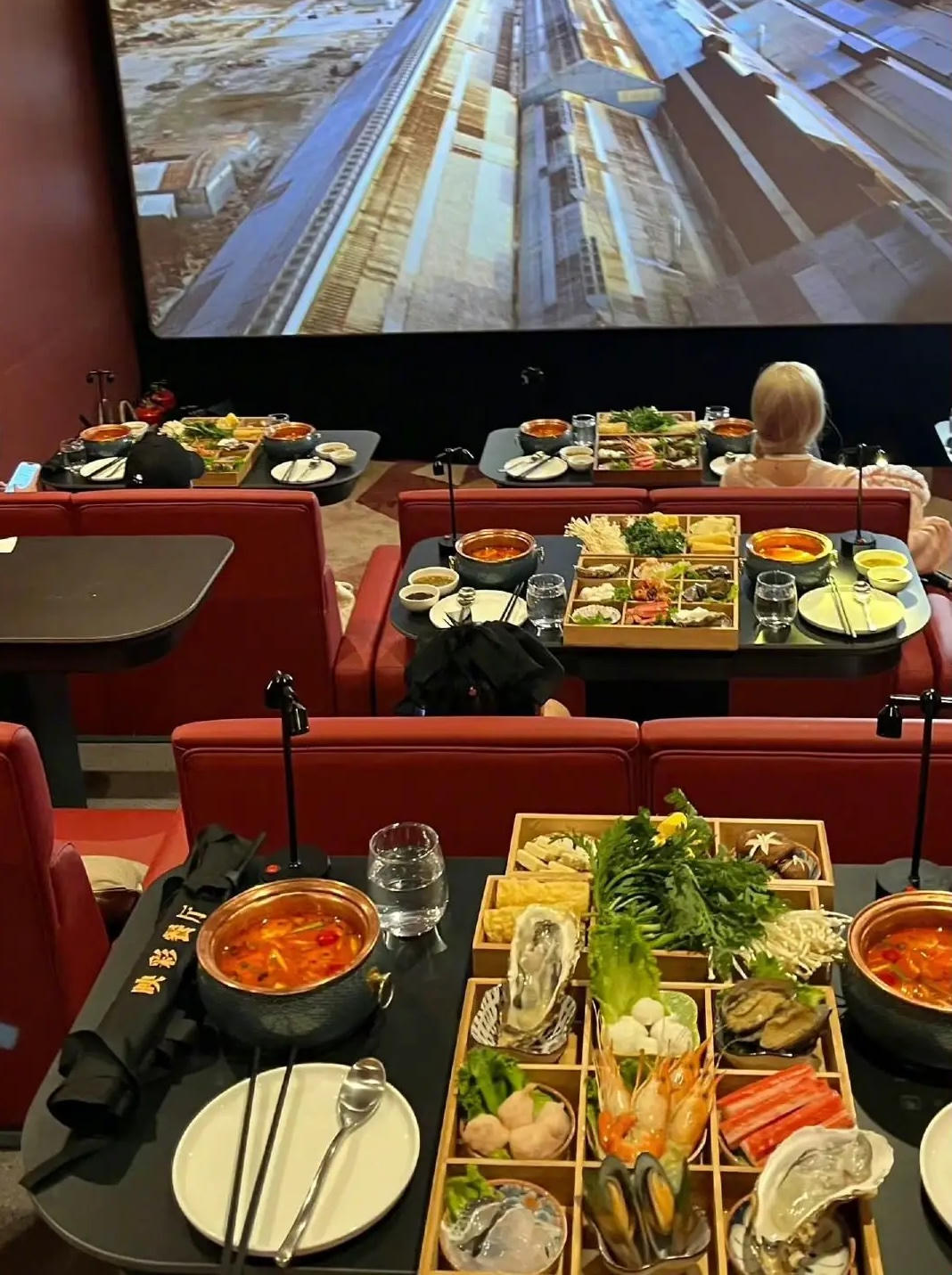 Rạp phim phục vụ lẩu gây ‘sốt’ ở Trung Quốc