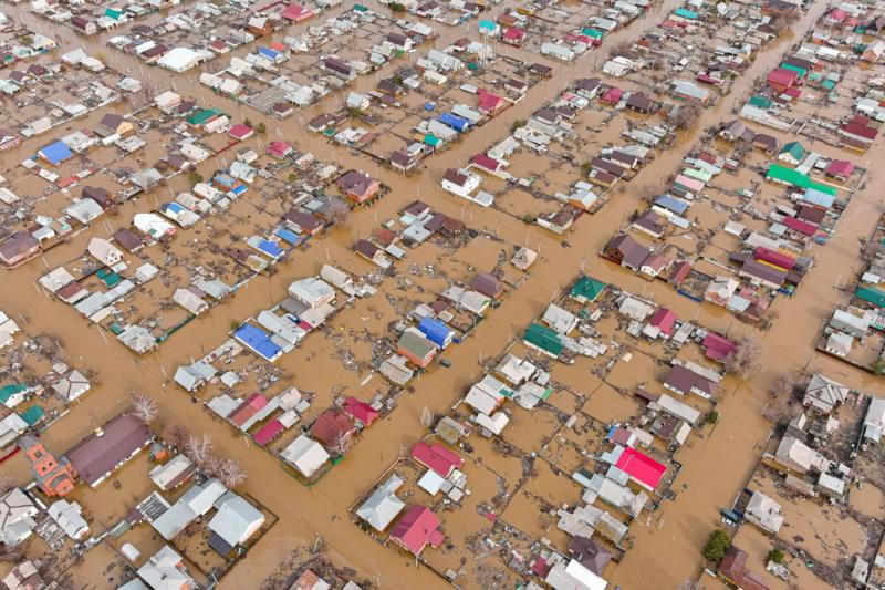 Sơ tán hàng nghìn người do lũ lụt lịch sử ở Nga