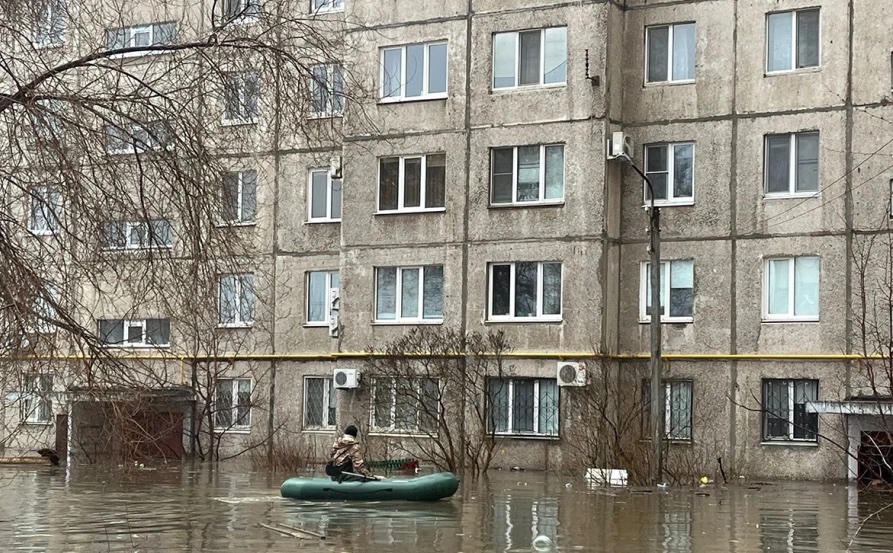 Sơ tán hàng nghìn người do lũ lụt lịch sử ở Nga