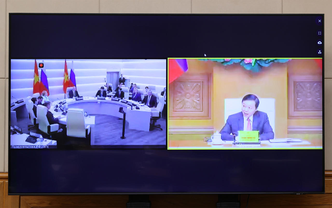 Phó Thủ tướng Trần Hồng Hà họp trực tuyến với Phó Thủ tướng Liên bang Nga Dmitry Chernyshenko