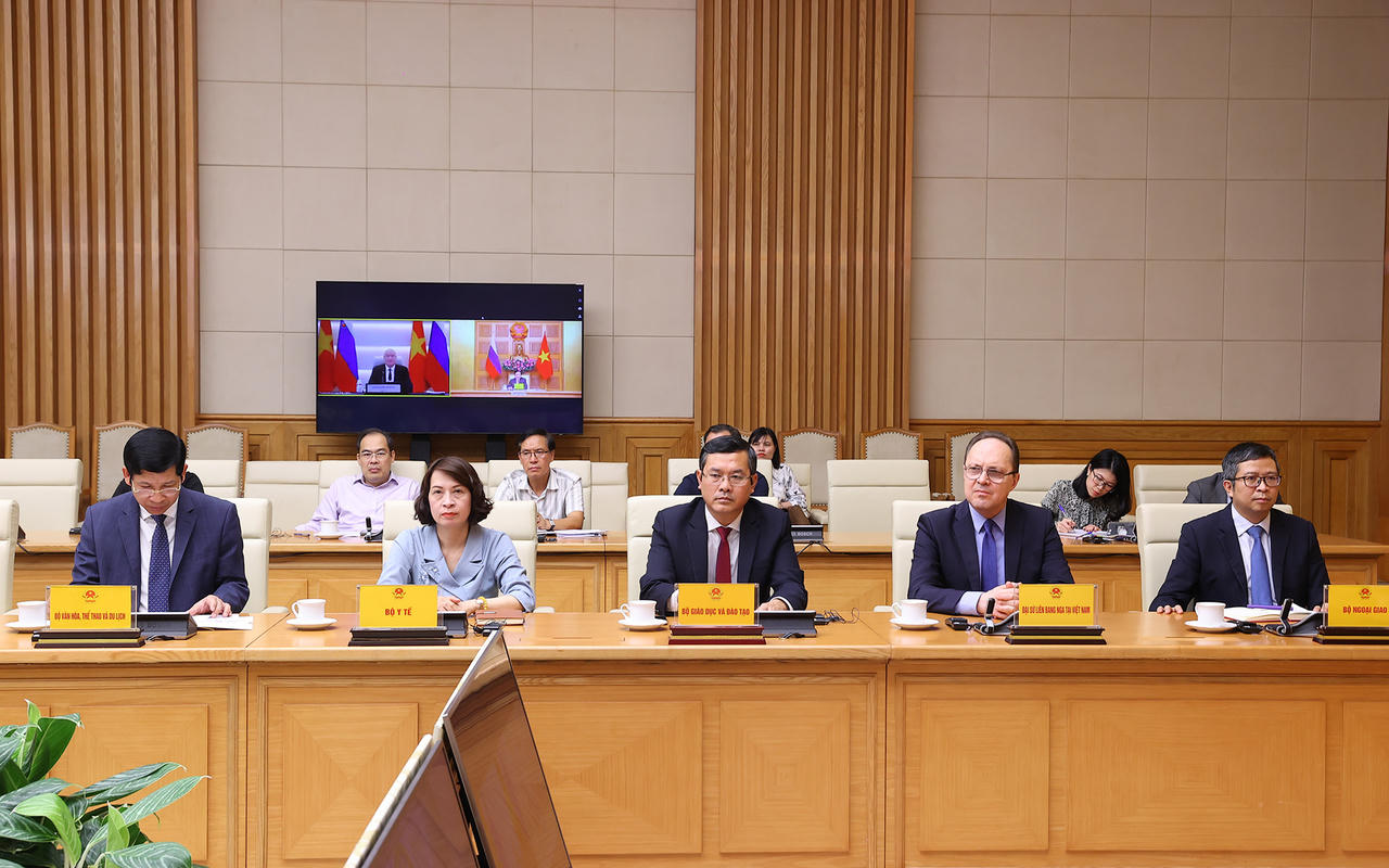 Phó Thủ tướng Trần Hồng Hà họp trực tuyến với Phó Thủ tướng Liên bang Nga Dmitry Chernyshenko