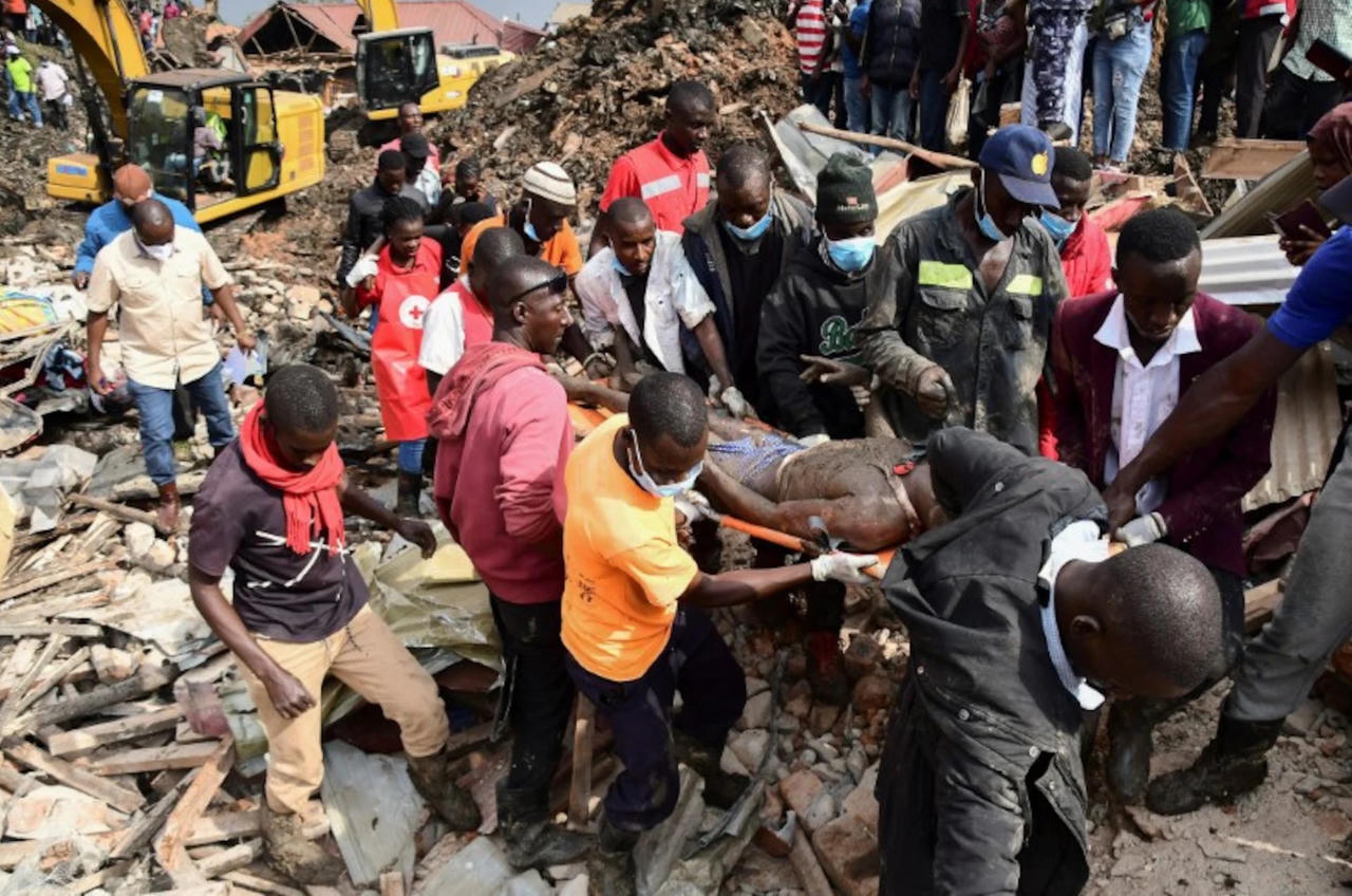 Số người thiệt mạng trong vụ sạt lở bãi rác ở Uganda tăng lên 21