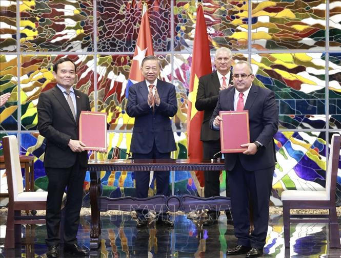 Lễ ký các văn kiện hợp tác Việt Nam - Cuba