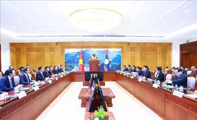 Thủ tướng Phạm Minh Chính hội kiến Chủ tịch Quốc hội Lào Saysomphone Phomvihane