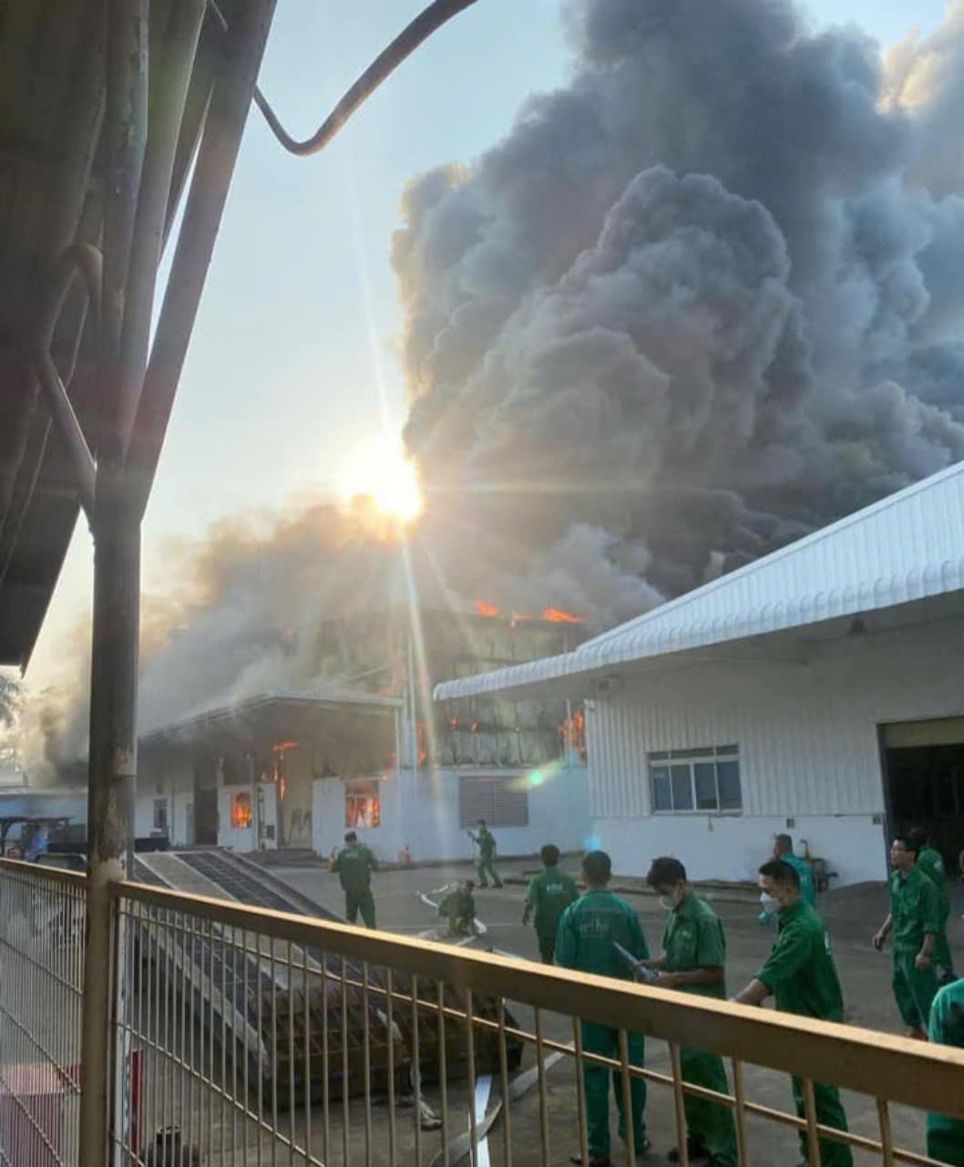 Cháy lớn tại khu công nghiệp Sông Công 1