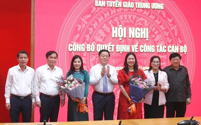 Ban Tuyên giáo Trung ương công bố Quyết định về công tác cán bộ