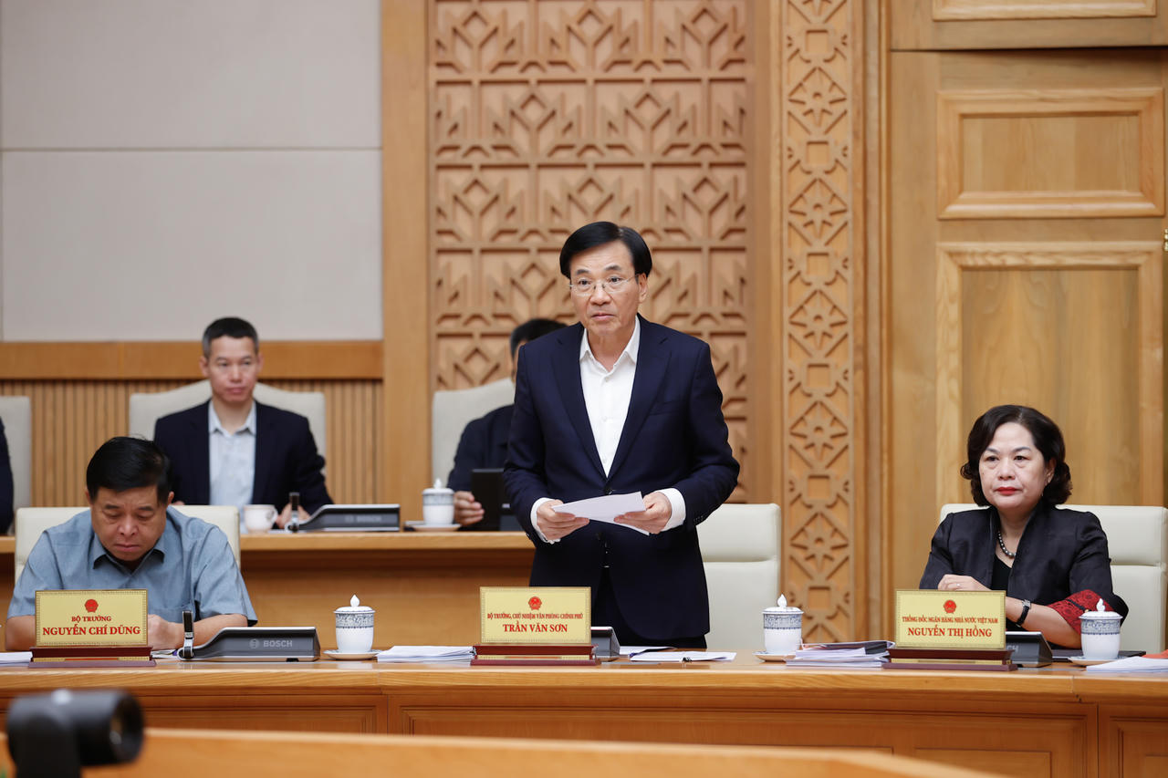 Thủ tướng chủ trì Hội nghị của Chính phủ quán triệt, triển khai sắp xếp, tinh gọn bộ máy