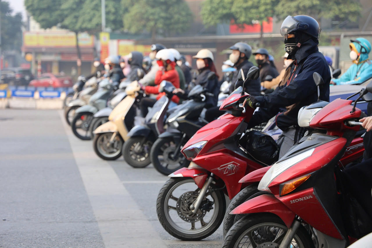 Công an Hà Nội xử phạt hơn 1,6 tỷ đồng trong 24 giờ triển khai xử phạt “tăng nặng” trong vi phạm luật giao thông