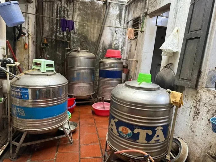 Phát hiện phân động vật, côn trùng tại khu sản xuất bánh cốm Nguyên Ninh