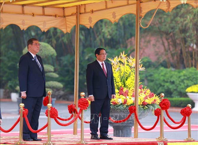 Thủ tướng Phạm Minh Chính chủ trì Lễ đón Thủ tướng Nhật Bản và Phu nhân thăm chính thức Việt Nam