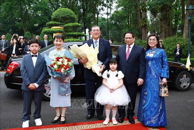 Thủ tướng Phạm Minh Chính chủ trì Lễ đón Thủ tướng Nhật Bản và Phu nhân thăm chính thức Việt Nam