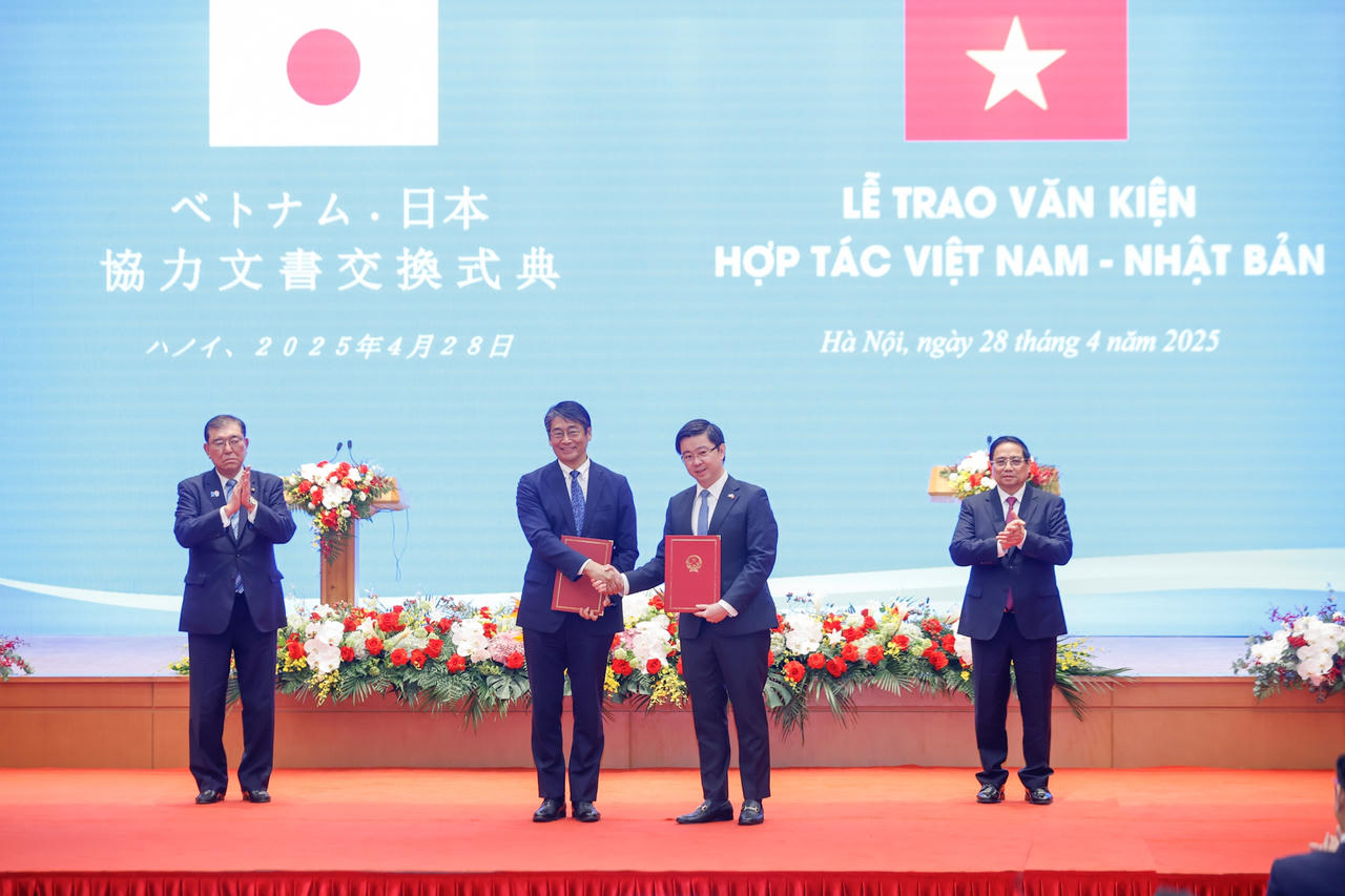Hai Thủ tướng Việt Nam và Nhật Bản xác định trụ cột mới của quan hệ song phương