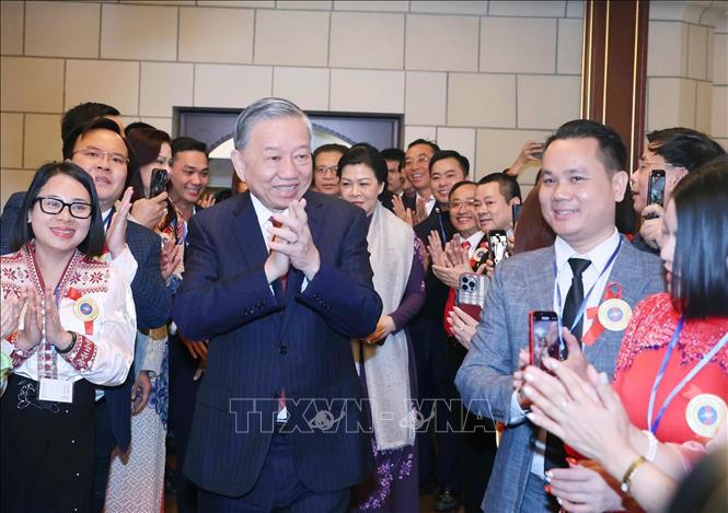 Tổng Bí thư Tô Lâm và Phu nhân gặp gỡ cộng đồng người Việt tại LB Nga