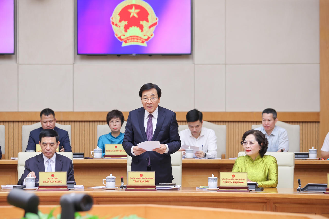 Thủ tướng: 'Làm ngày làm đêm, làm thêm ngày nghỉ' để hoàn thành công việc