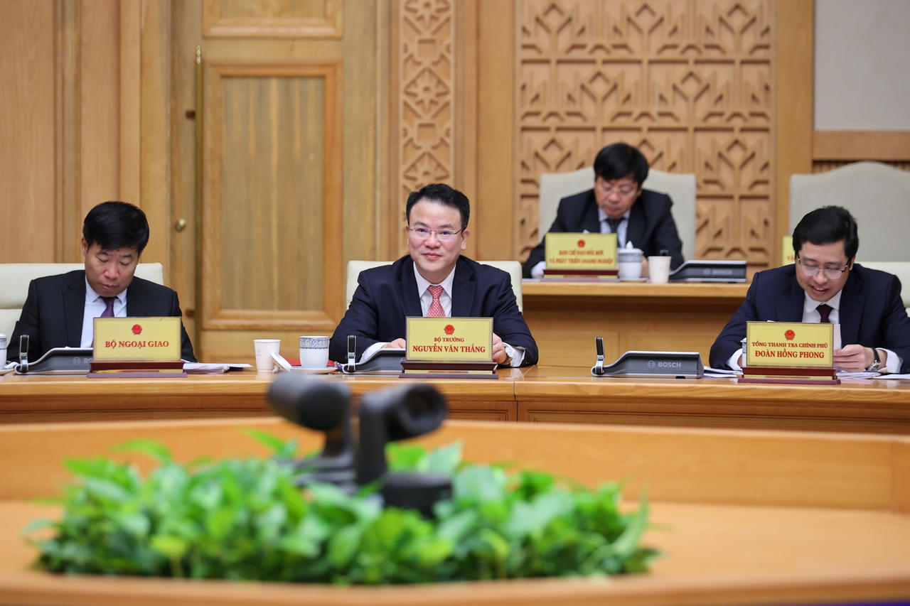 Thủ tướng: 'Làm ngày làm đêm, làm thêm ngày nghỉ' để hoàn thành công việc