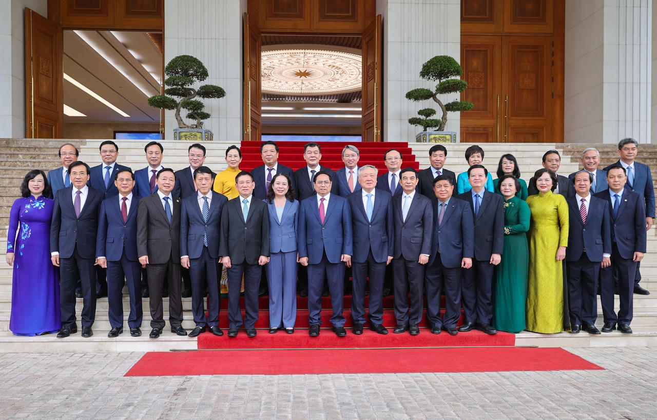 Thủ tướng: 'Làm ngày làm đêm, làm thêm ngày nghỉ' để hoàn thành công việc