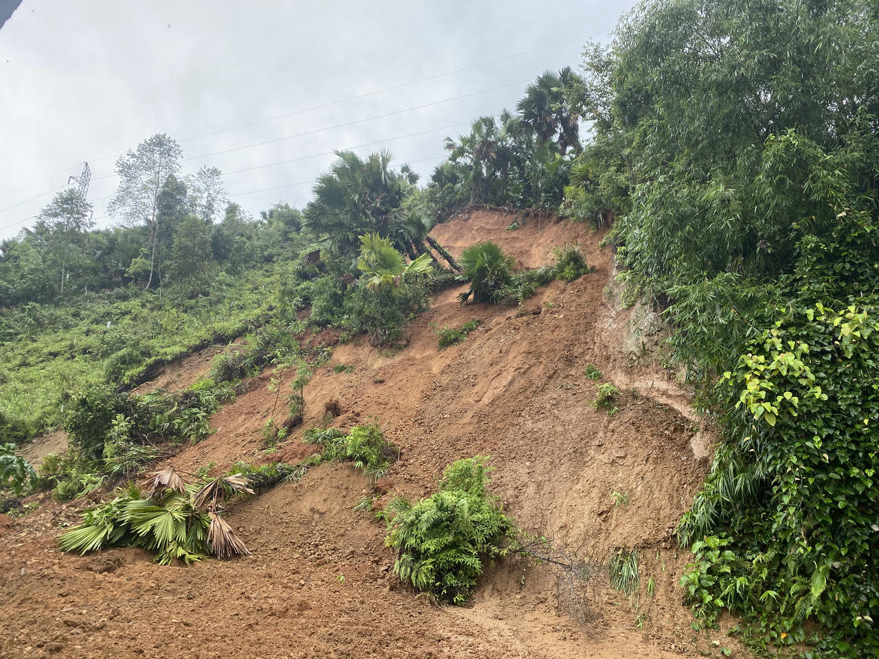 Chợ Đồn (Bắc Kạn): Giao thông đứt đoạn do sạt lở nghiêm trọng Quốc lộ 3B 