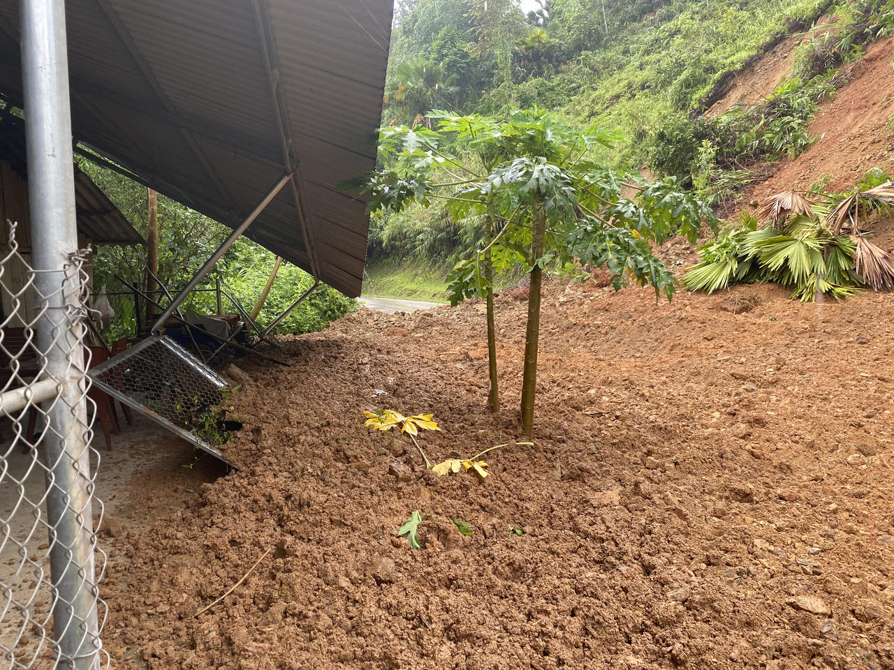 Chợ Đồn (Bắc Kạn): Giao thông đứt đoạn do sạt lở nghiêm trọng Quốc lộ 3B 