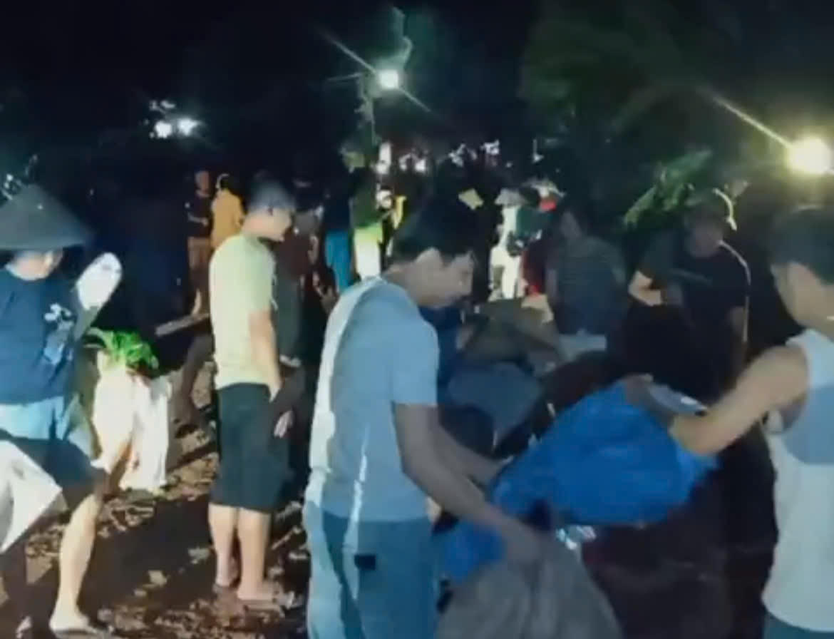 Vỡ đê sông Lô đoạn qua huyện Sơn Dương 