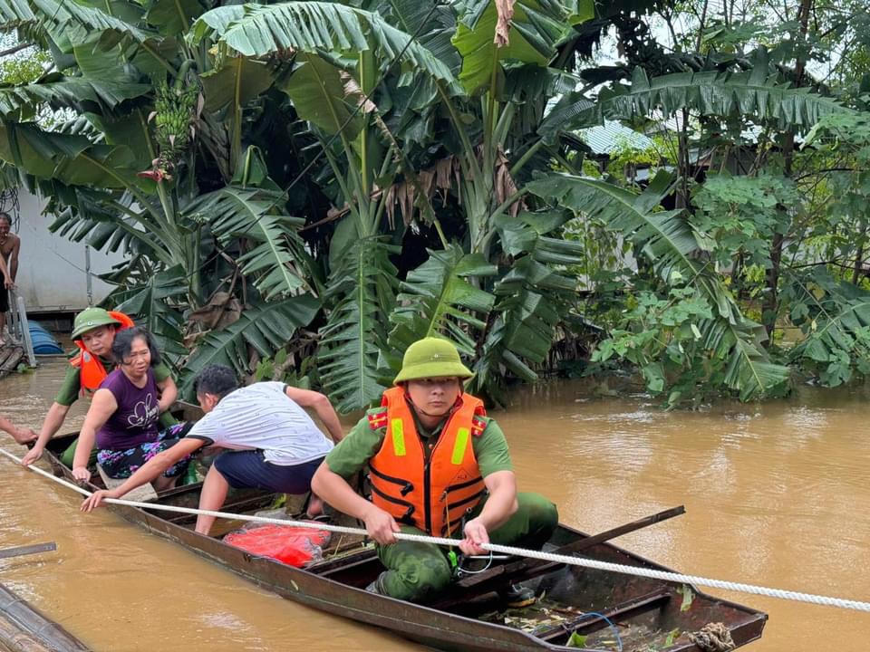 Tuyên Quang: Nước lũ sông Lô dâng cao, nhiều khu vực trên địa bàn bị ngập lụt 