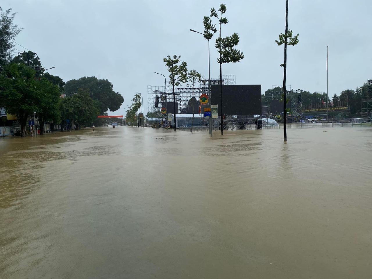 Tuyên Quang: Nước lũ sông Lô dâng cao, nhiều khu vực trên địa bàn bị ngập lụt 