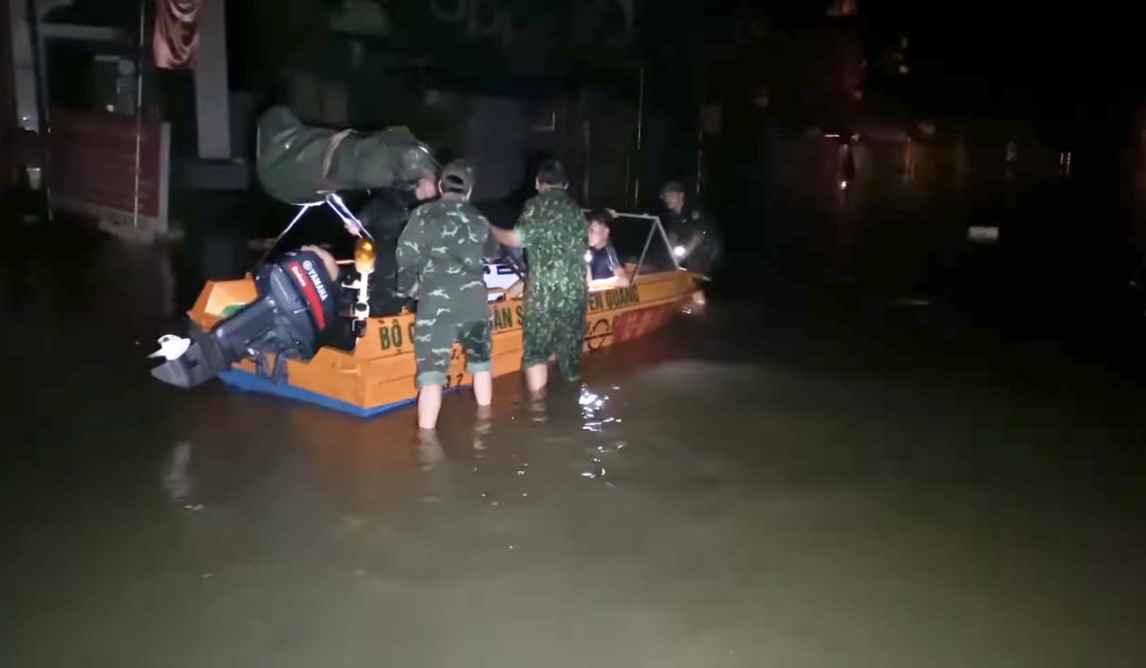 Tuyên Quang: Nước lũ sông Lô dâng cao, nhiều khu vực trên địa bàn bị ngập lụt 