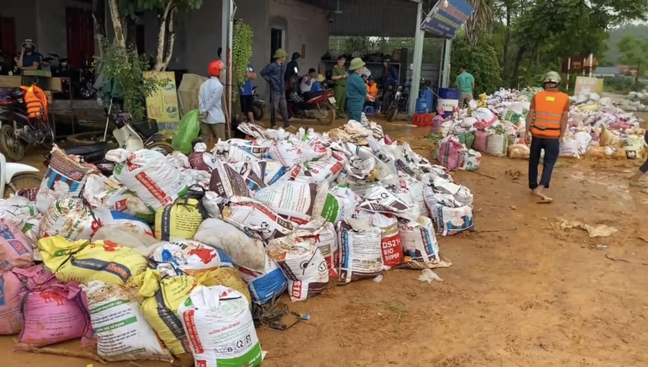 Vì sao chưa thể khắc phục sự cố vỡ đê sông Lô tại Tuyên Quang?