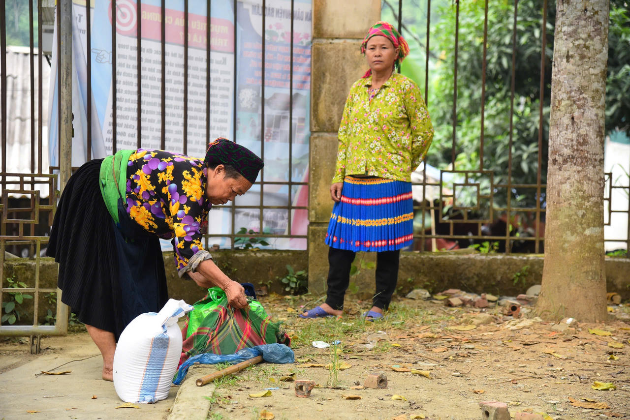 Báo Pháp luật Việt Nam đồng hành cùng bà con vùng lũ Cao Bằng: Hành trình yêu thương đến Bảo Lâm