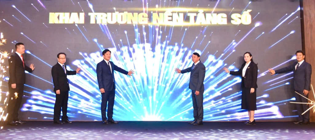 Cao Bằng công bố các nền tảng số: Công dân số Cao Bằng và Nông dân Việt Nam 