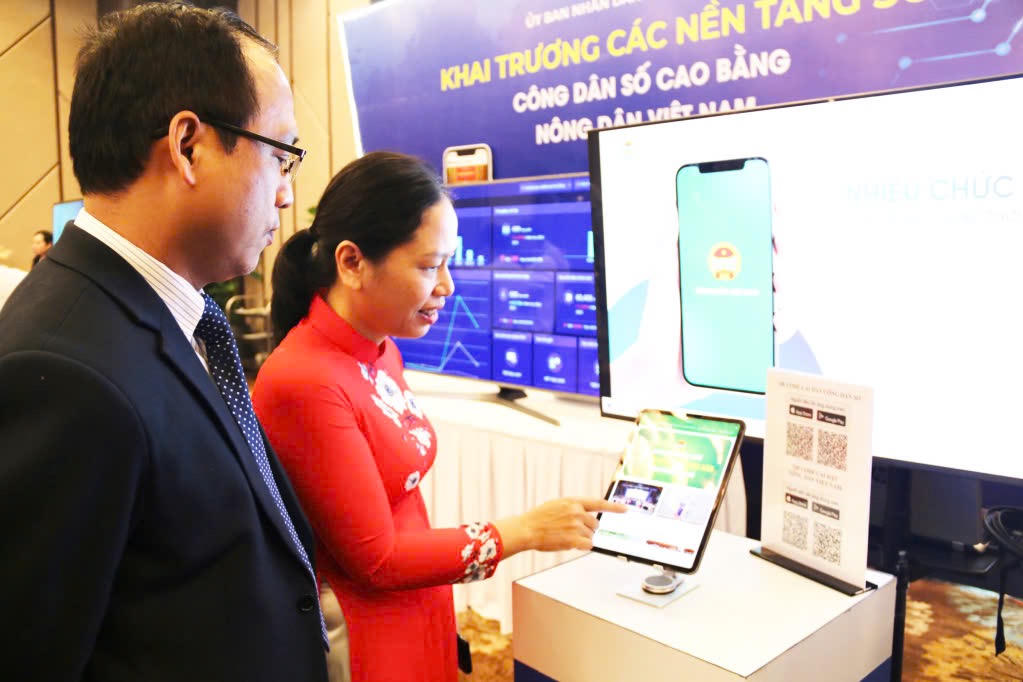 Cao Bằng đẩy mạnh chuyển đổi số: Lấy người dân và doanh nghiệp làm trung tâm 