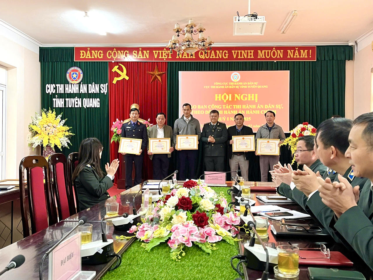 Hội nghị Giao ban Công tác THADS tỉnh Tuyên Quang: Nhiều cá nhân tập thể được khen thưởng