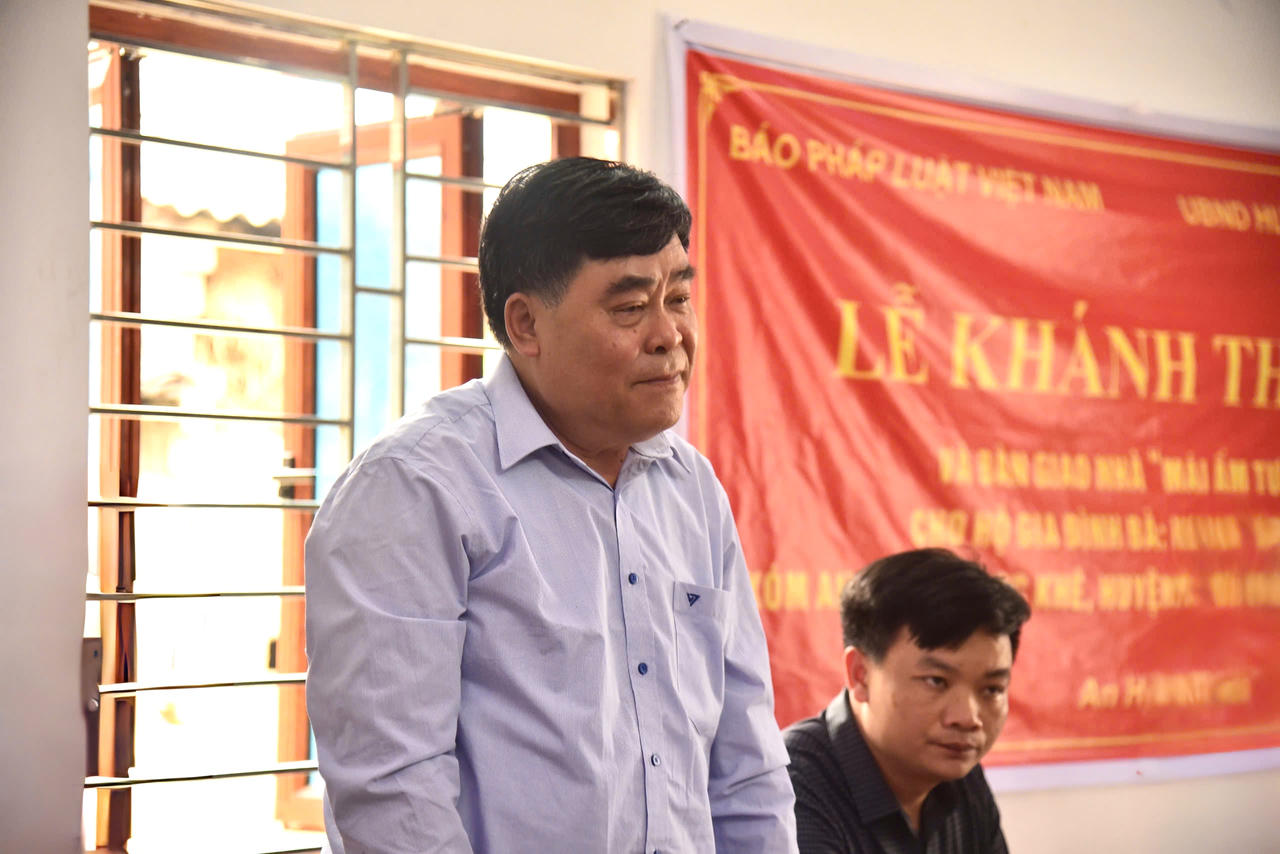 Tổng Biên Tập Báo Pháp luật Việt Nam trao “Mái ấm Tư pháp" tại Cao Bằng 