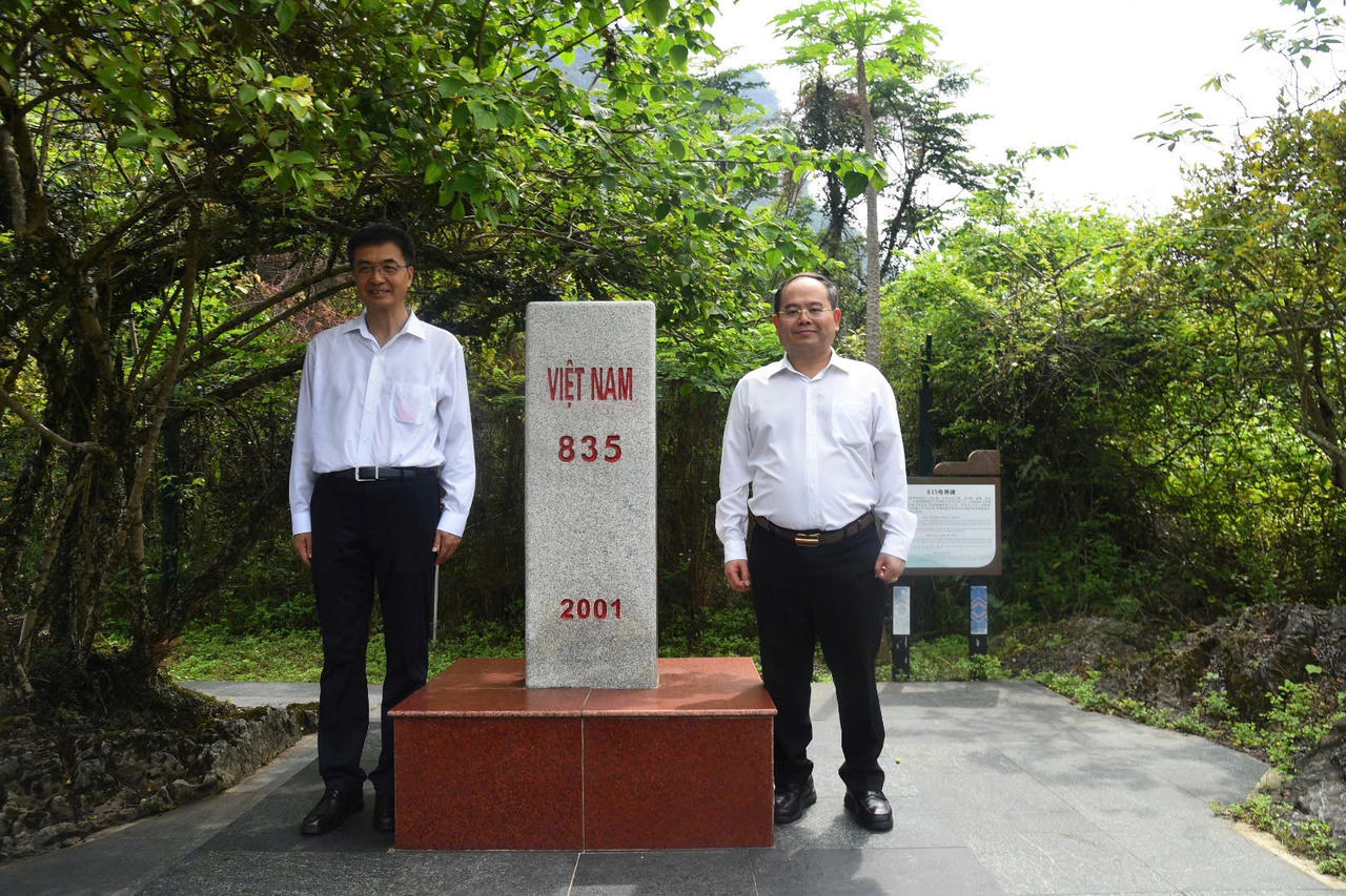 Bí thư tỉnh Cao Bằng thăm và làm việc tại Quảng Tây, Trung Quốc