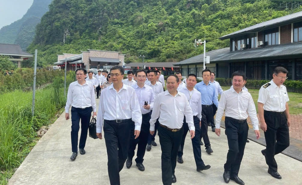 Bí thư tỉnh Cao Bằng thăm và làm việc tại Quảng Tây, Trung Quốc