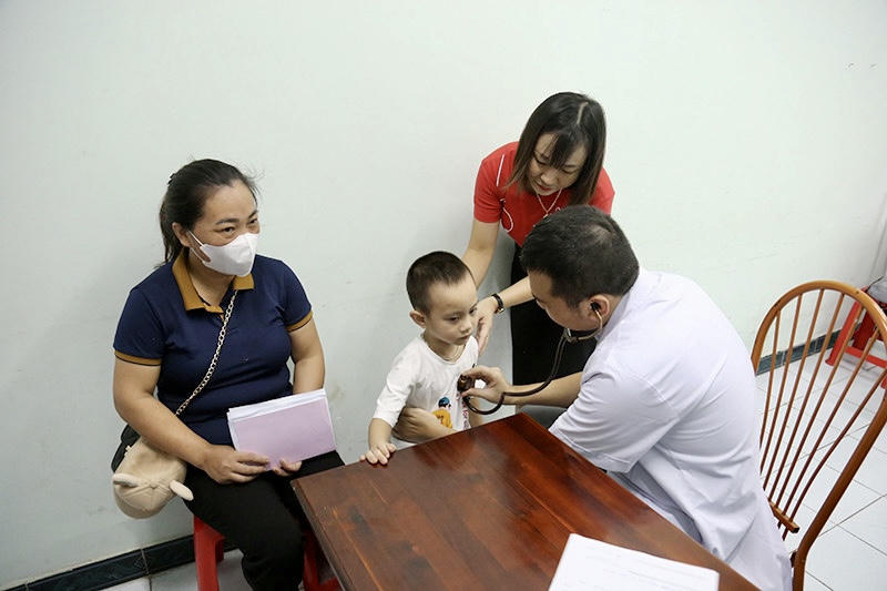 Tuyên Quang chú trọng y tế, giáo dục và văn hóa cho trẻ em