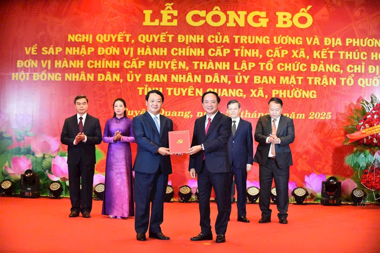 Ông Hầu A Lềnh giữ chức Bí thư Tỉnh ủy Tuyên Quang mới