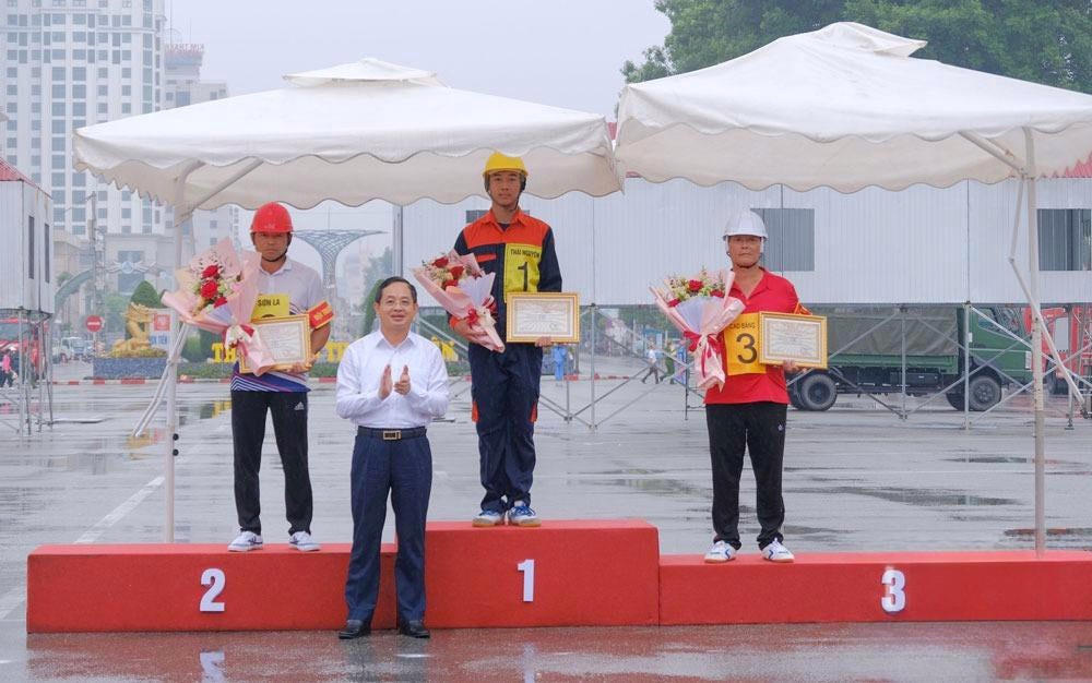 Thái Nguyên đạt giải Nhất Hội thi nghiệp vụ chữa cháy và cứu nạn, cứu hộ Khu vực 1